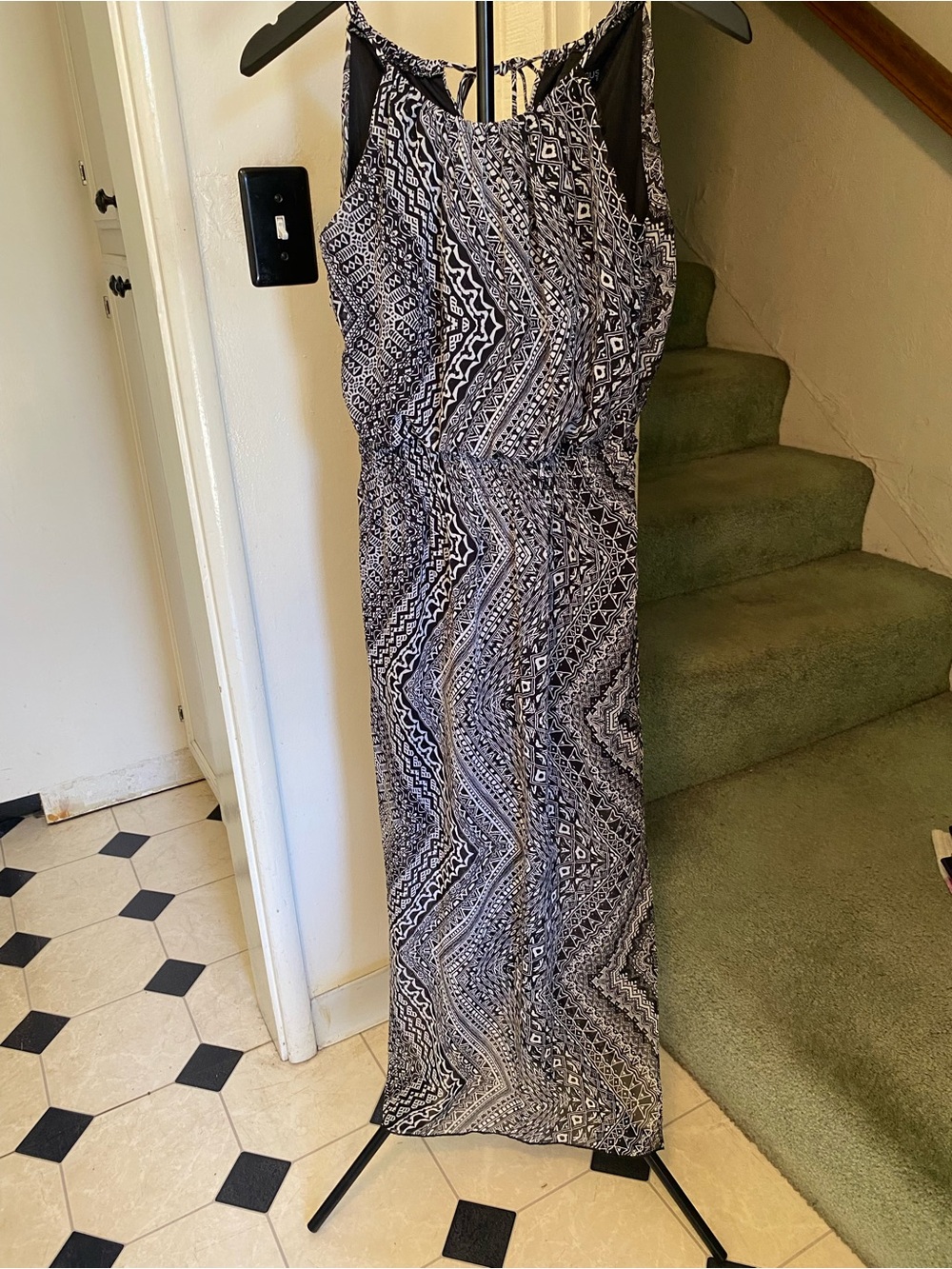 Enfocus Studio Petite Black and White Geometric Print Maxi Dress,size 4P